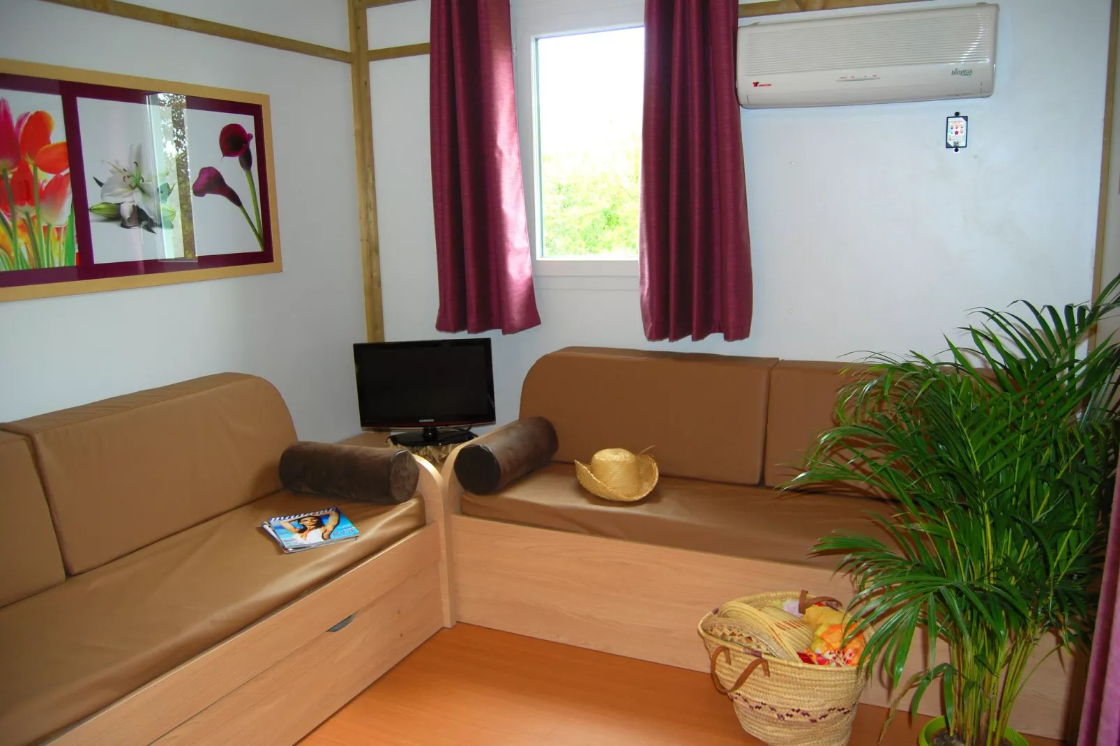 Port Lalande 2-Living room