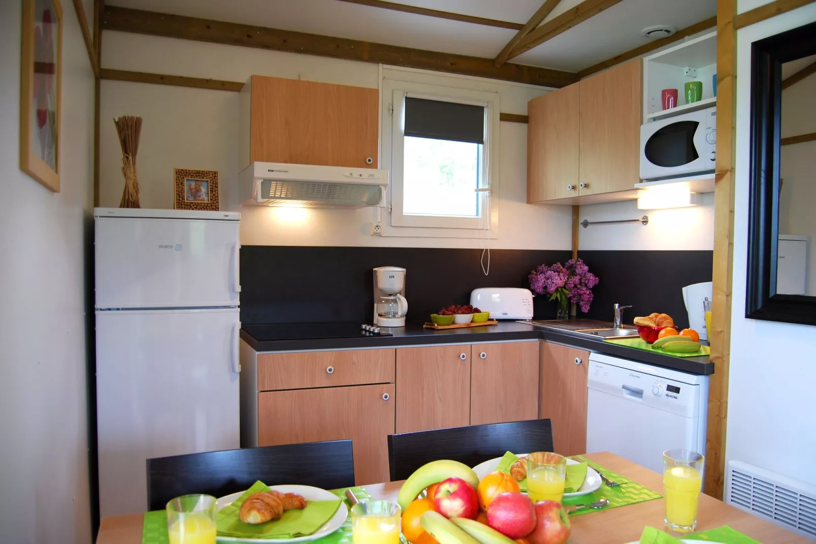 Port Lalande 2-Kitchen