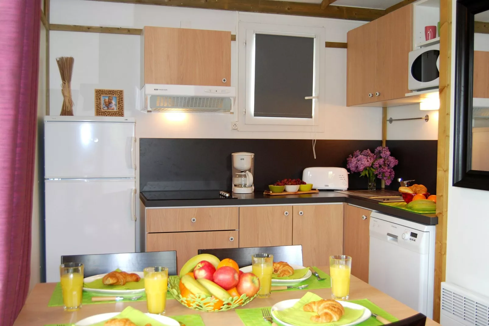 Port Lalande 2-Kitchen