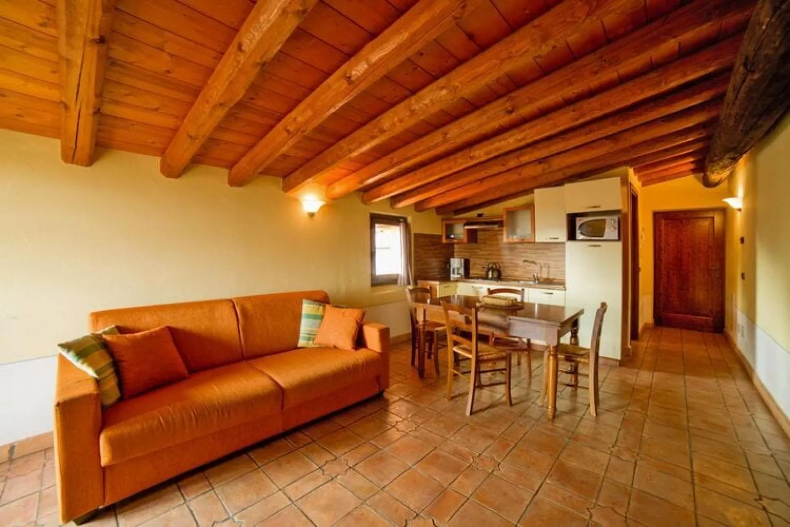 Residence Borgo Alba Chiara, Toscolano-bilo 40-48 qm-Wohnzimmer