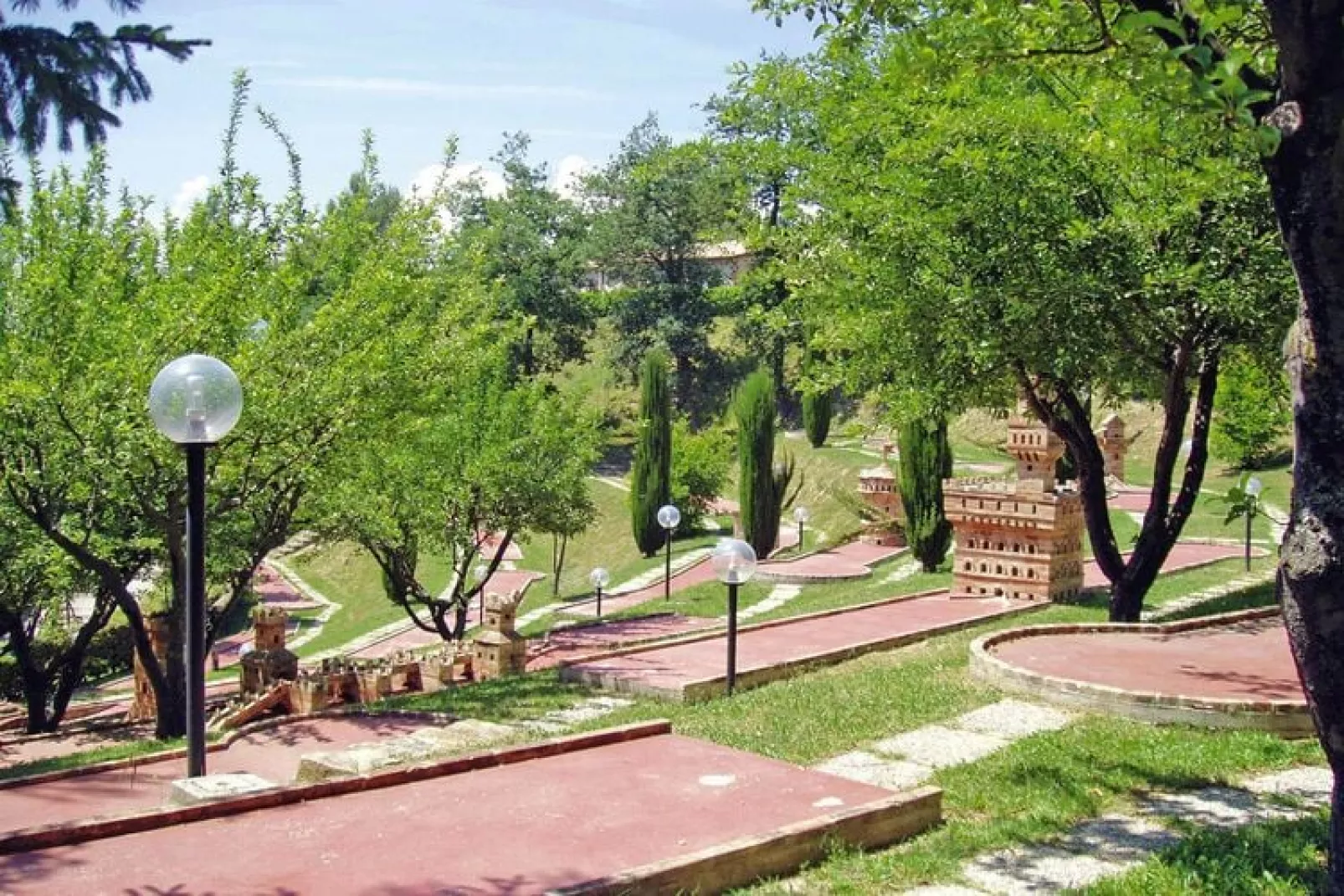 Residence La Ginestra, Montelparo-bilo-Gardens summer