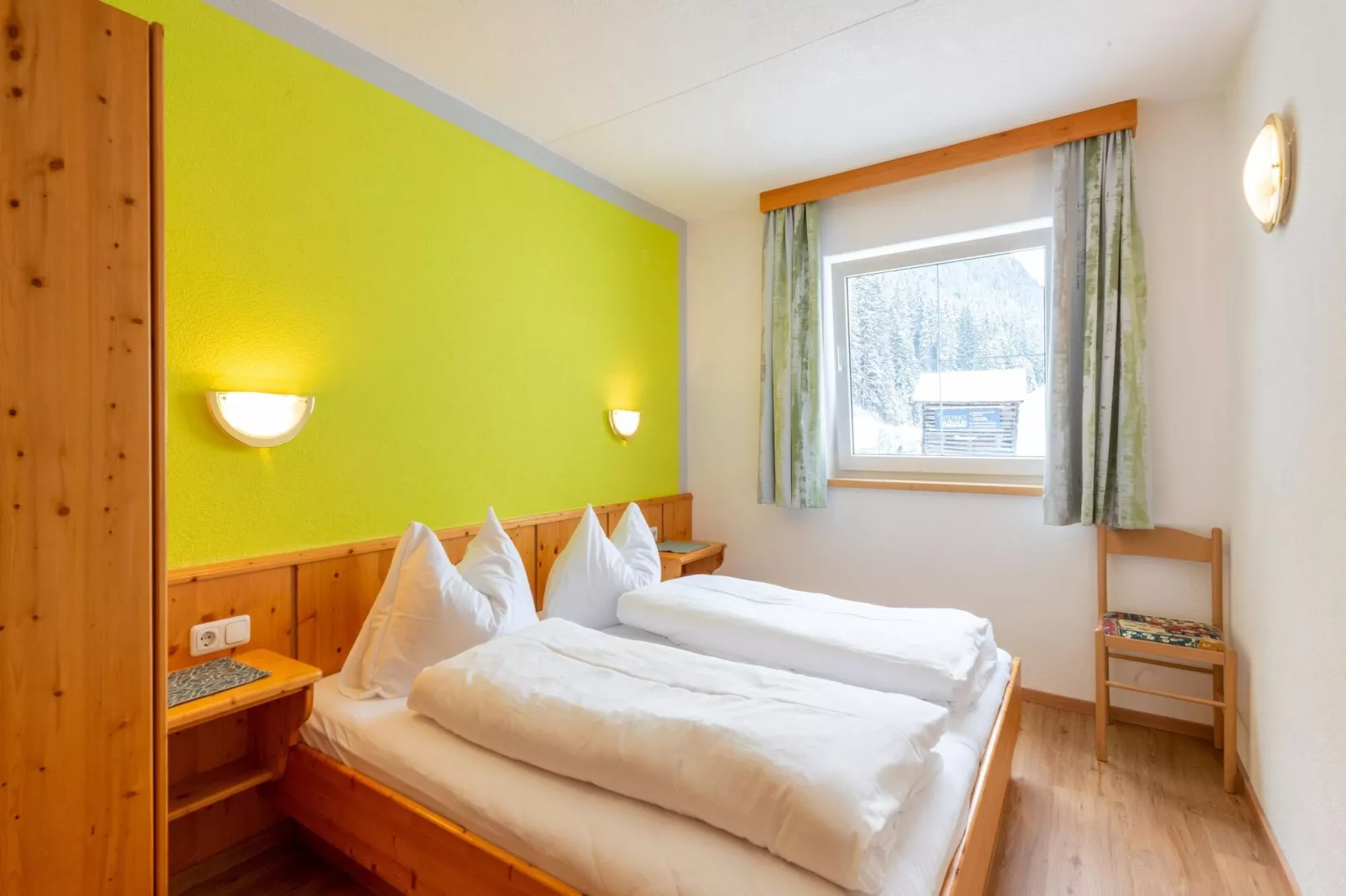 Karin Oben 10PAX-Bedroom
