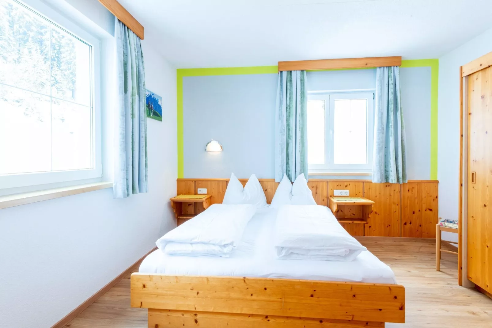 Karin Oben 10PAX-Bedroom
