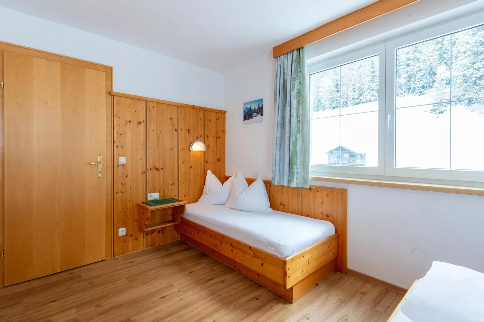 Karin Oben 10PAX-Bedroom