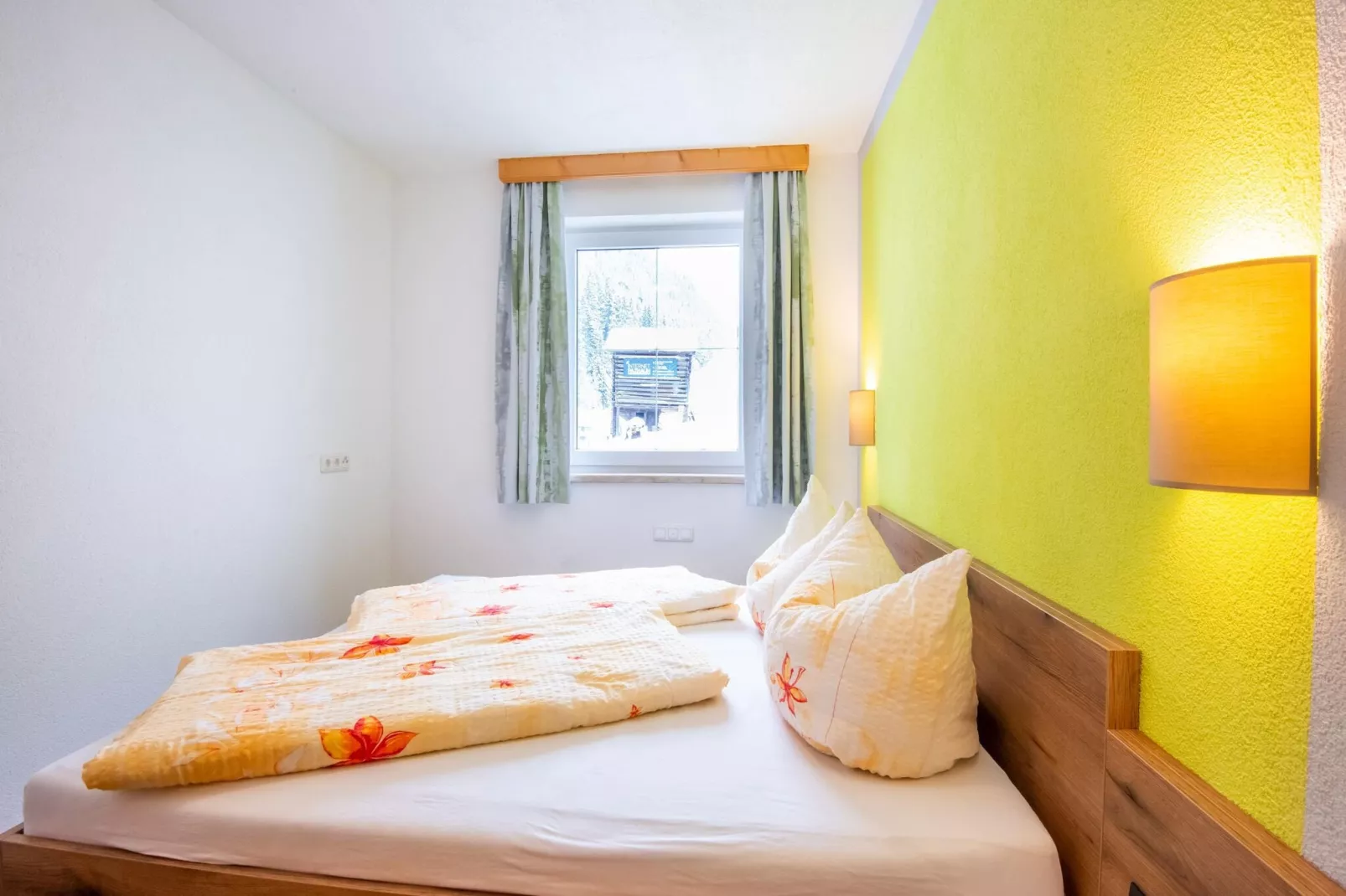 Karin Unten 8PAX-Bedroom