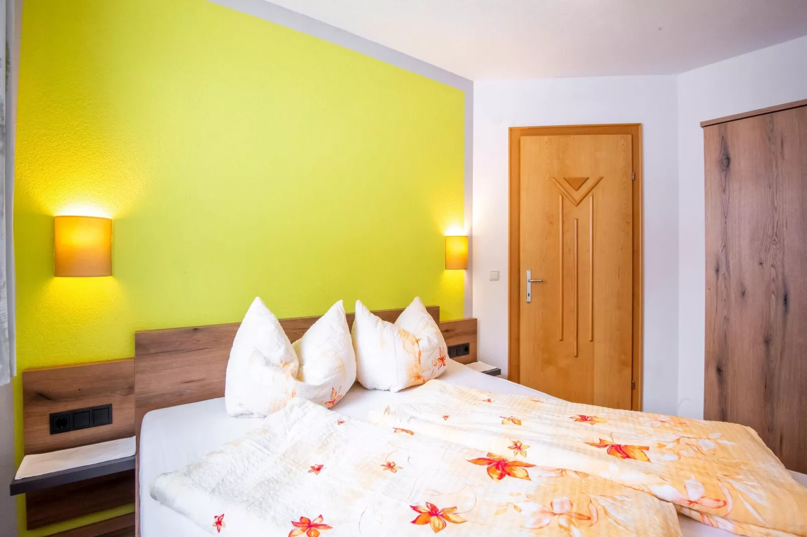 Karin Unten 8PAX-Bedroom