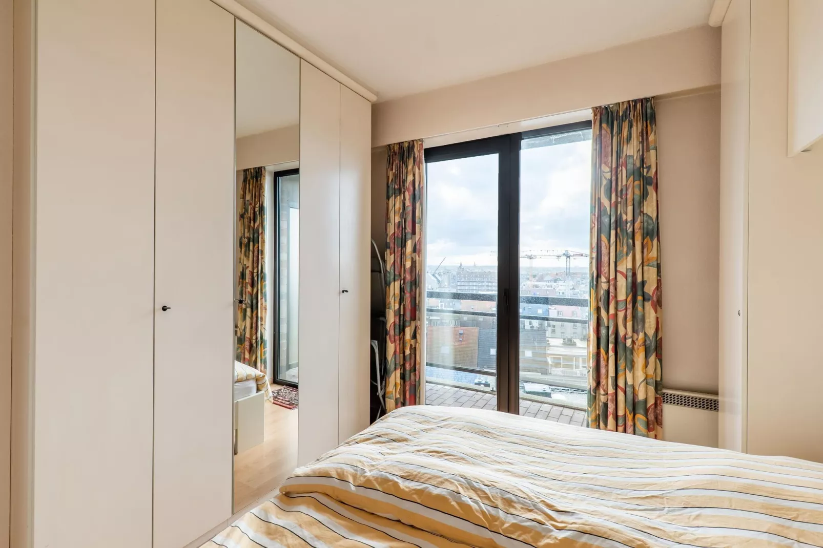 BristolPalace7A / 978023-Bedroom