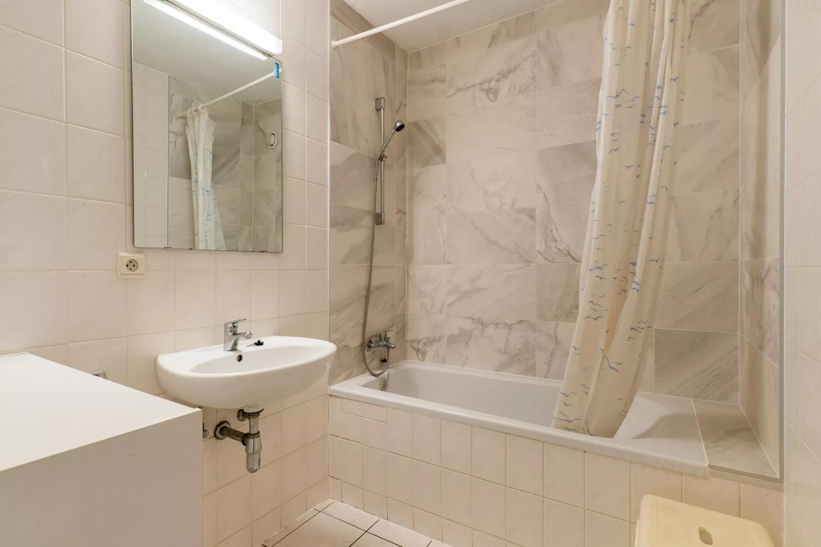 BristolPalace7A / 978023-Bathroom