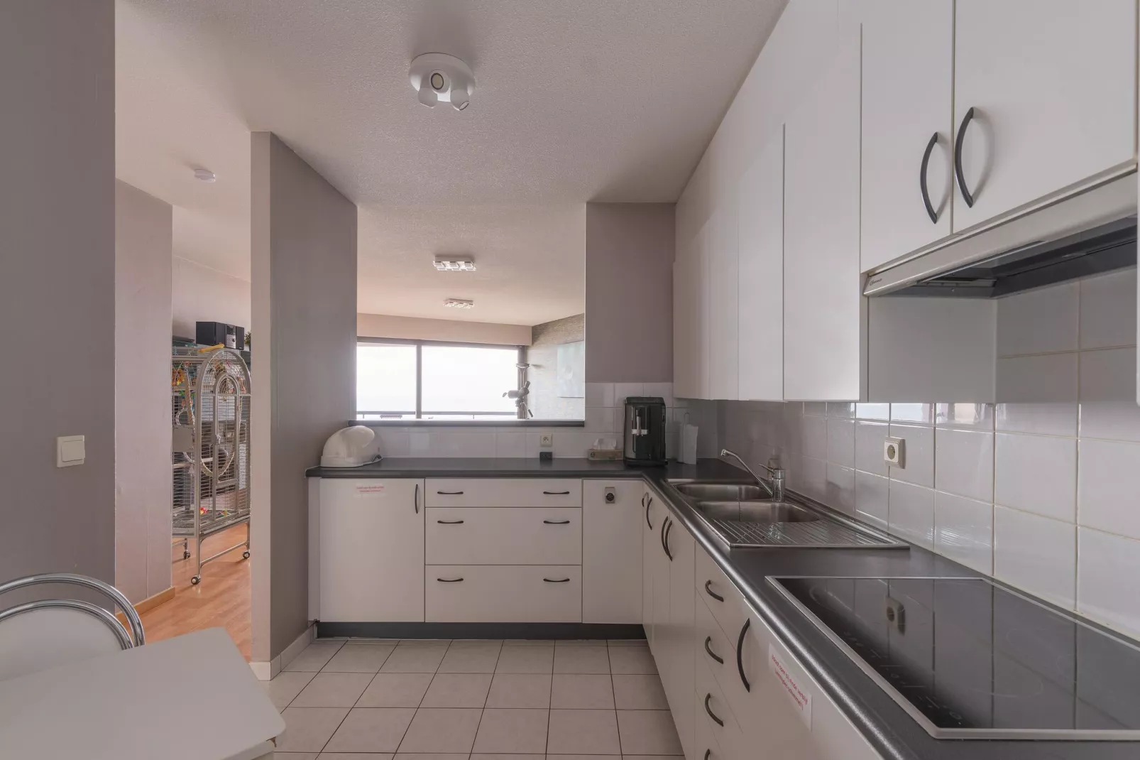Bristol Palace 6C / 978004-Kitchen