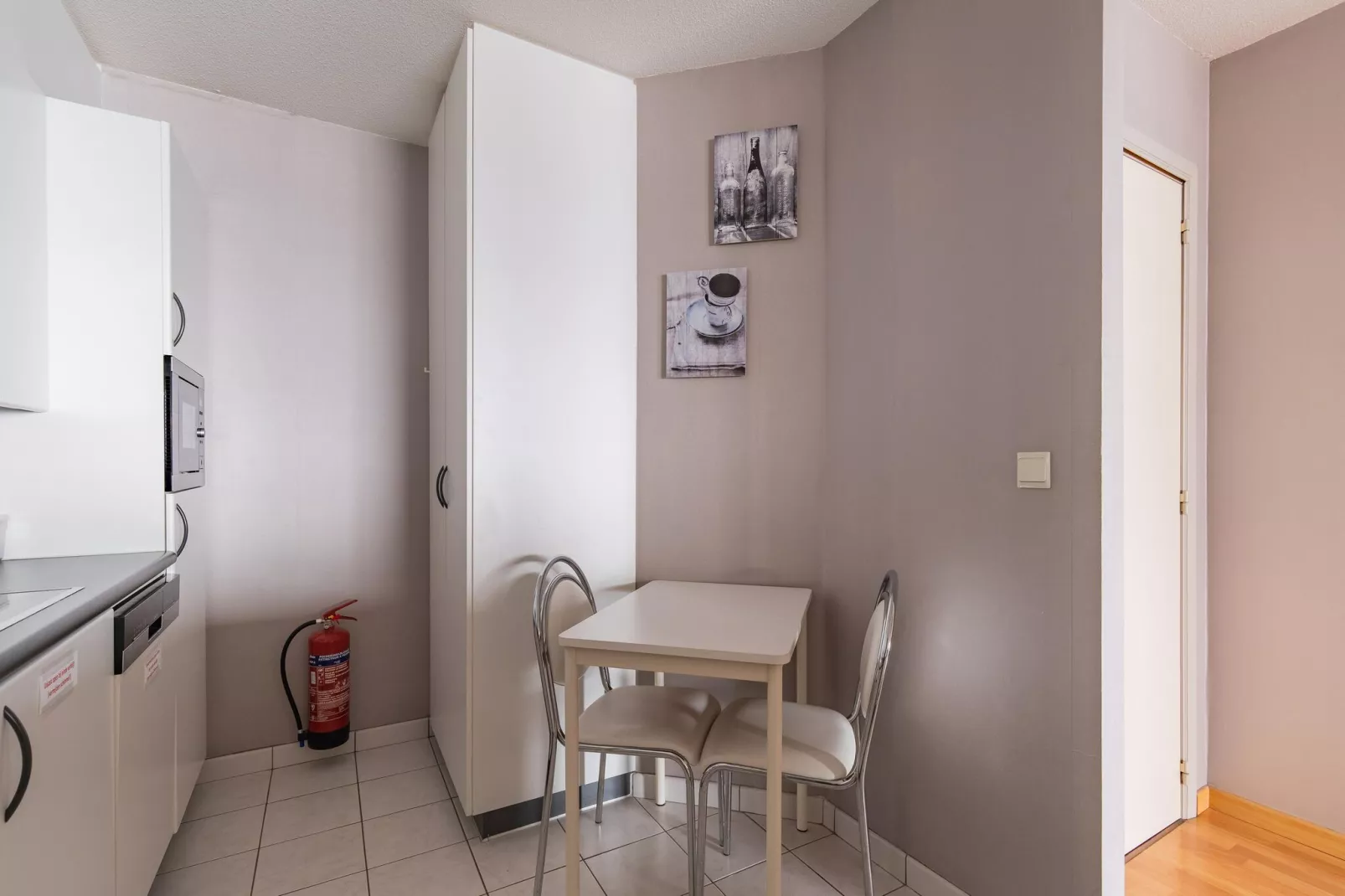 Bristol Palace 6C / 978004-Kitchen