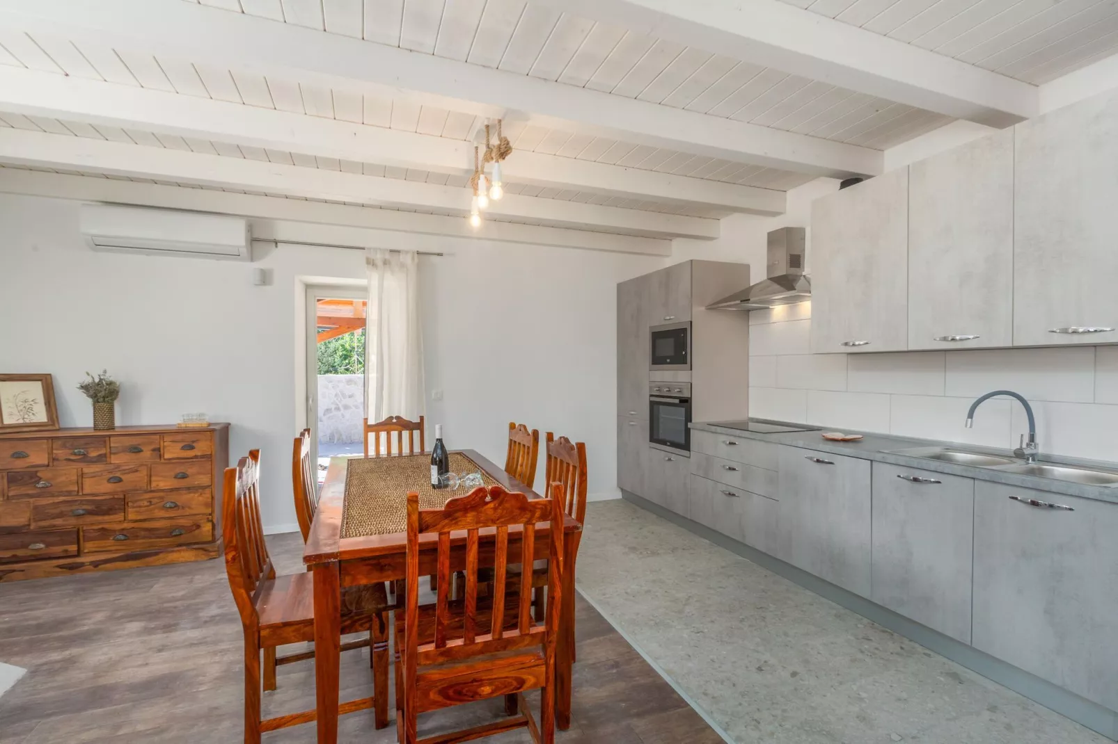 Villa Rosa-Kitchen