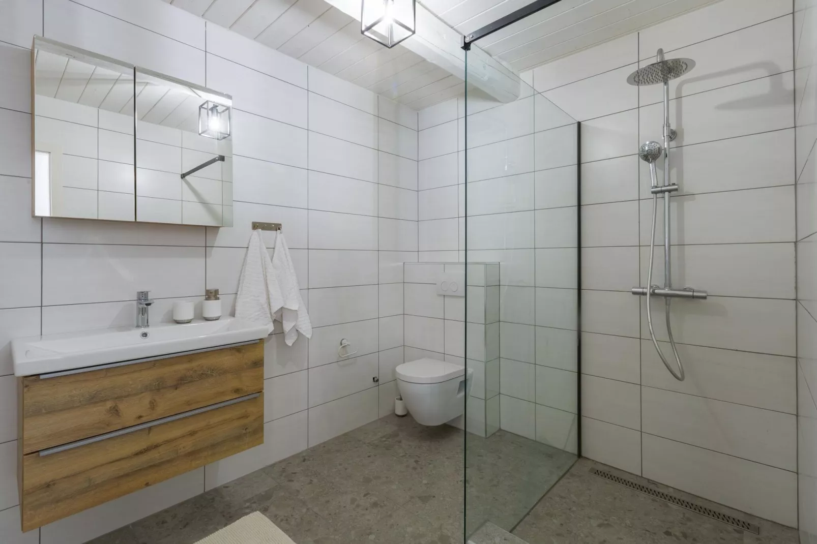 Villa Rosa-Bathroom