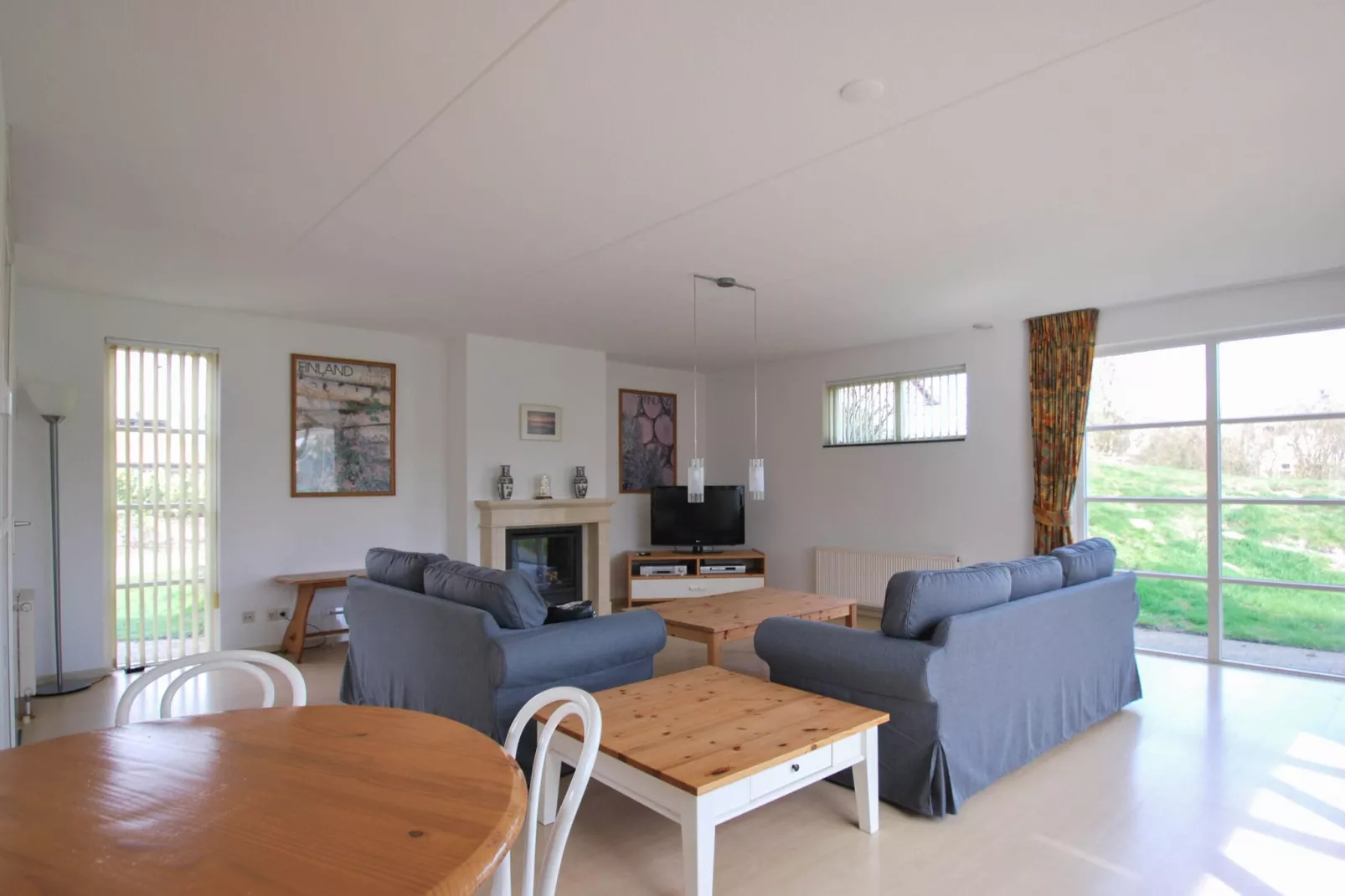 Beach Resort Makkum 20-Living room