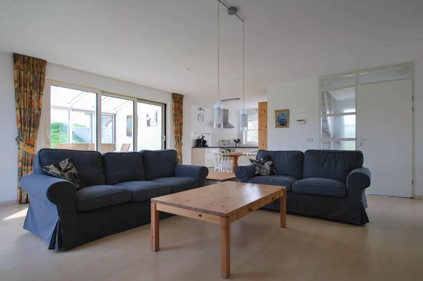Beach Resort Makkum 20-Living room