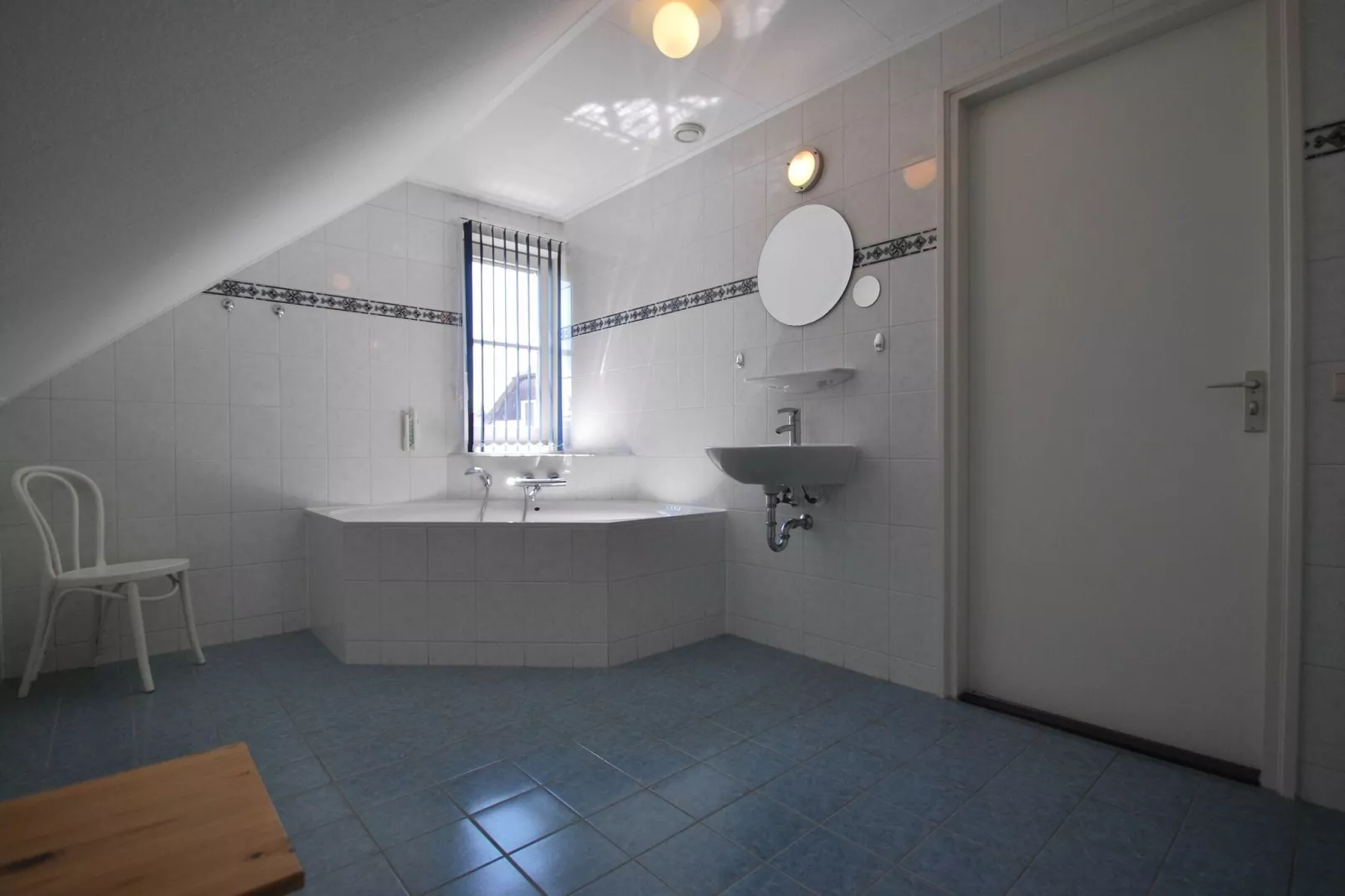 Beach Resort Makkum 20-Bathroom