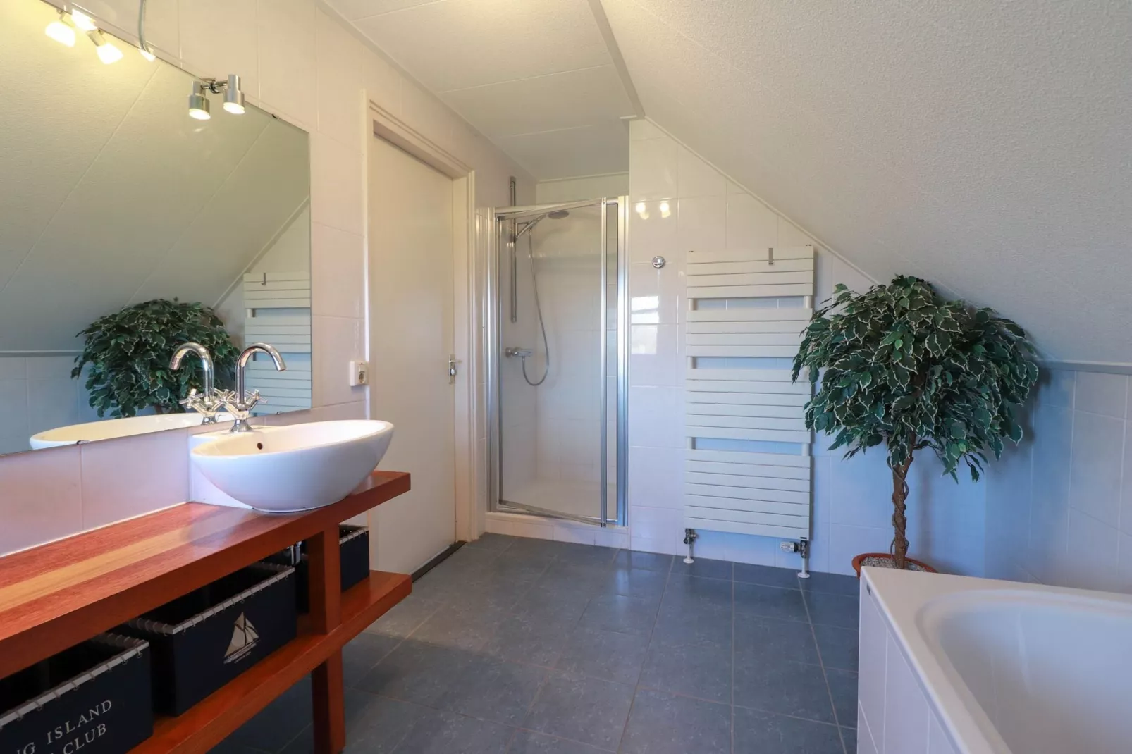 Beach Resort Makkum 21-Badezimmer