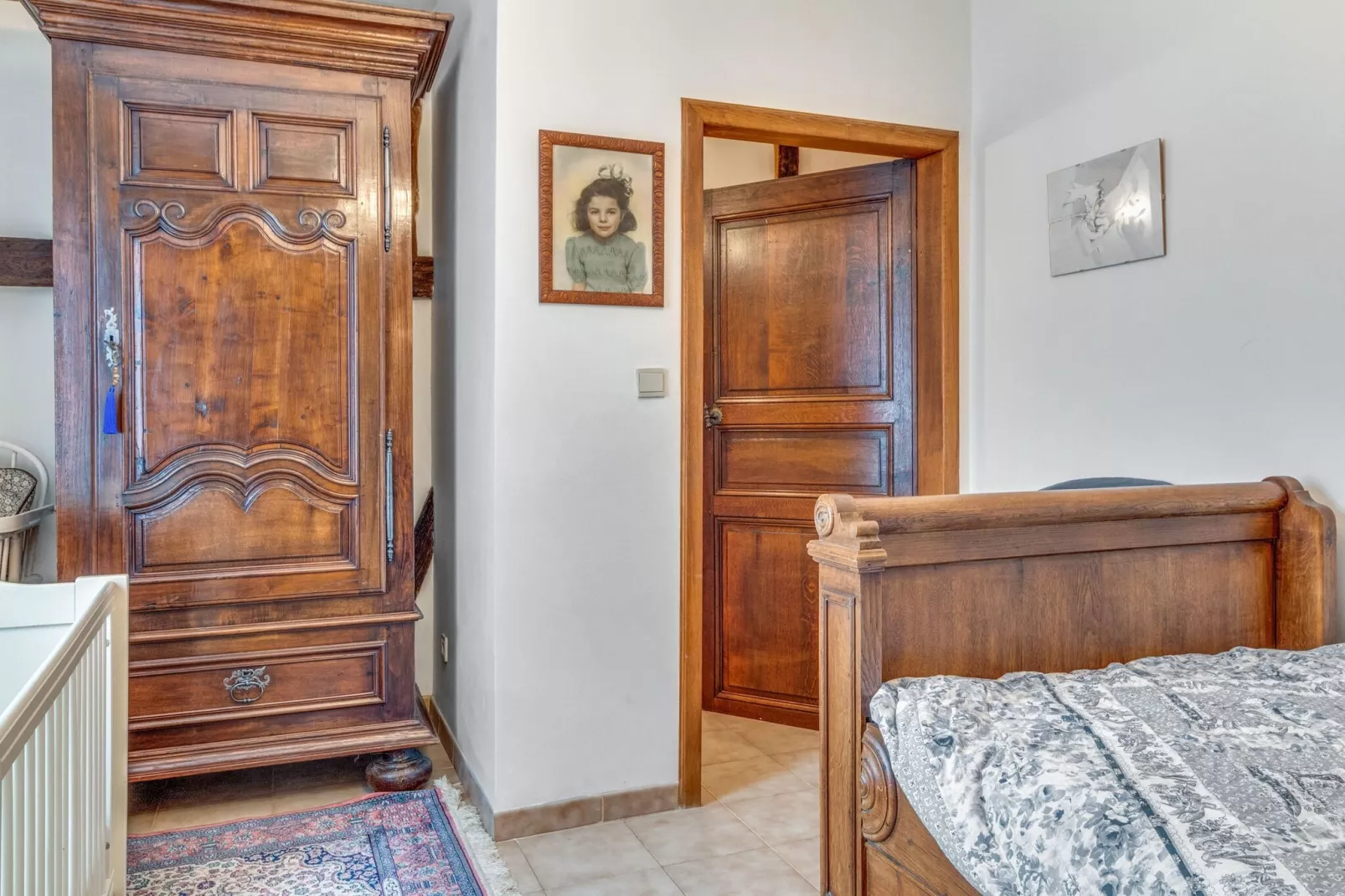 Jules & Paula-Bedroom