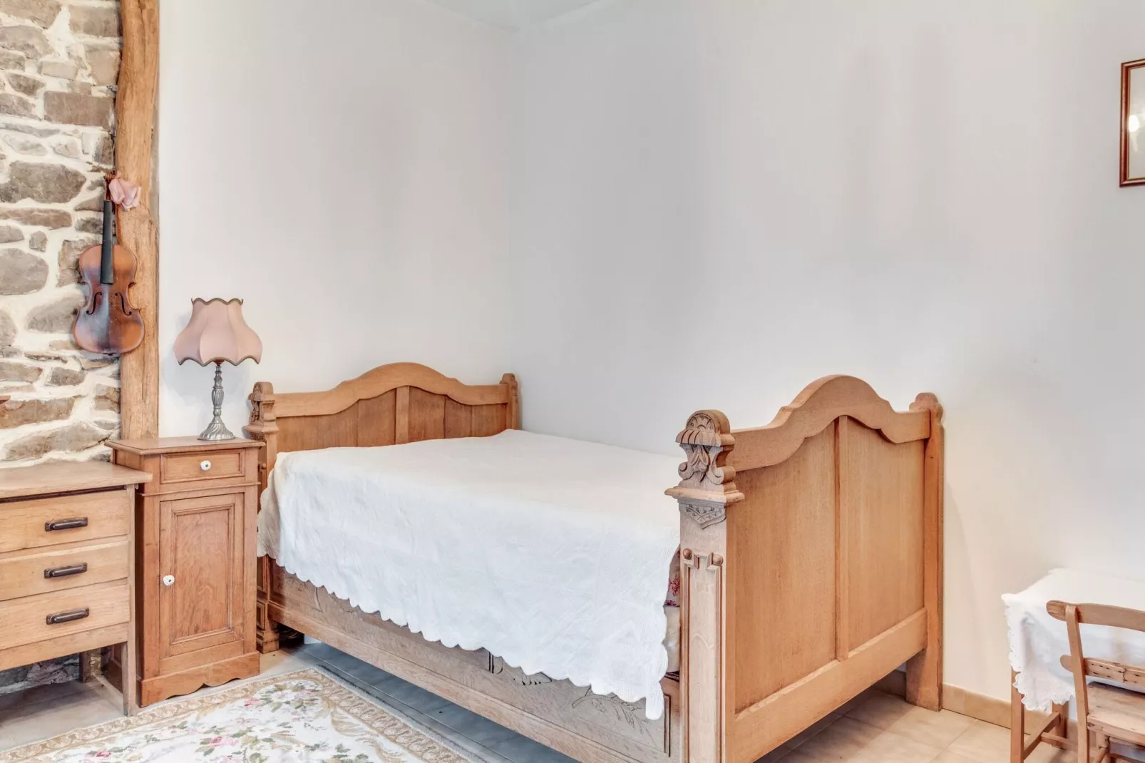 Jules & Paula-Bedroom