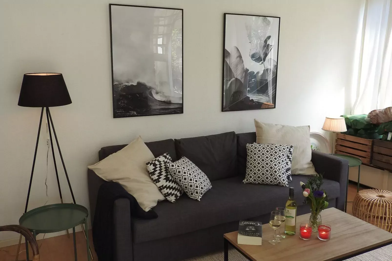 June's Cabin-Living room