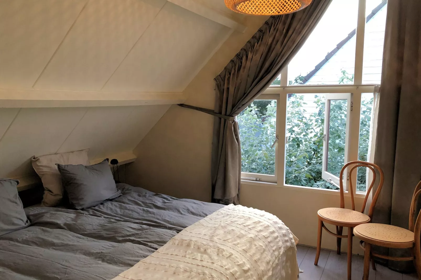 June's Cabin-Bedroom
