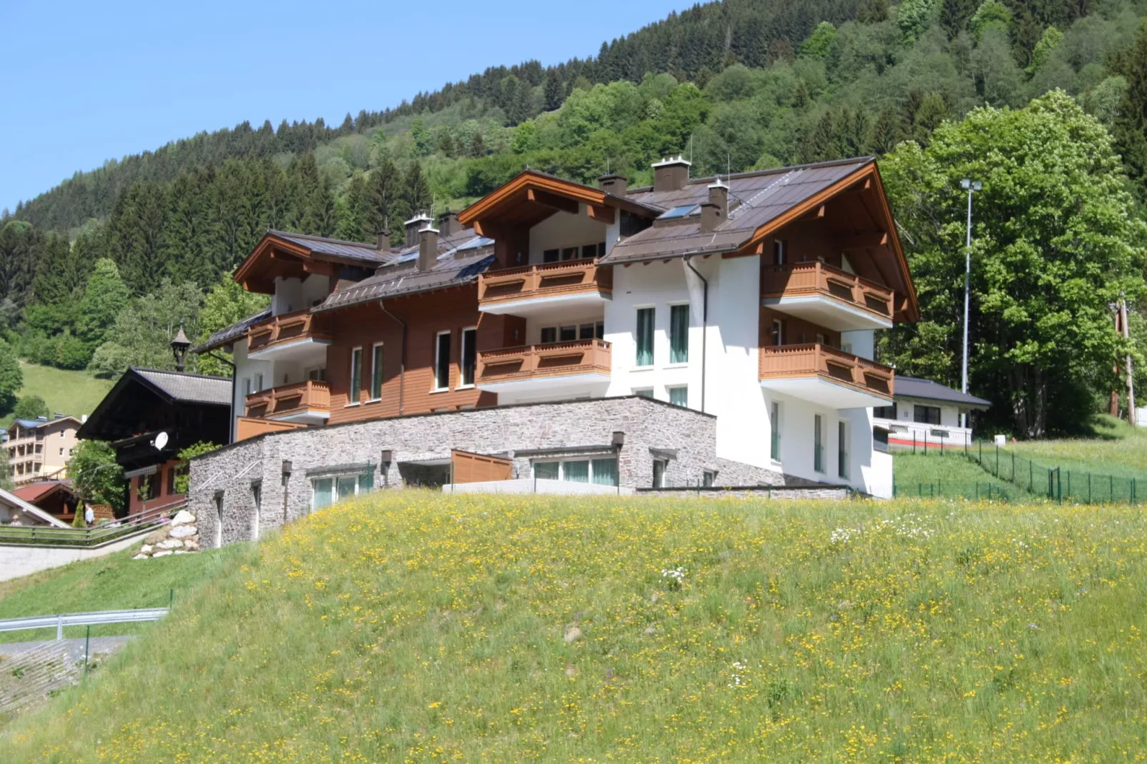 Apartment Residenz Drei Berge-Exterior summer