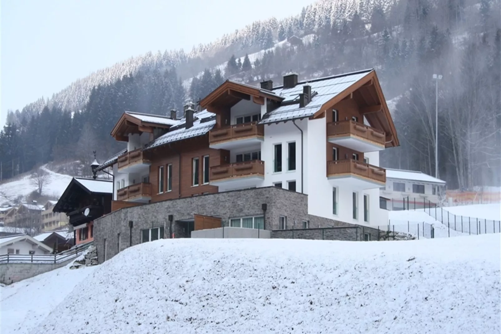 Apartment Residenz Drei Berge-Exterior winter