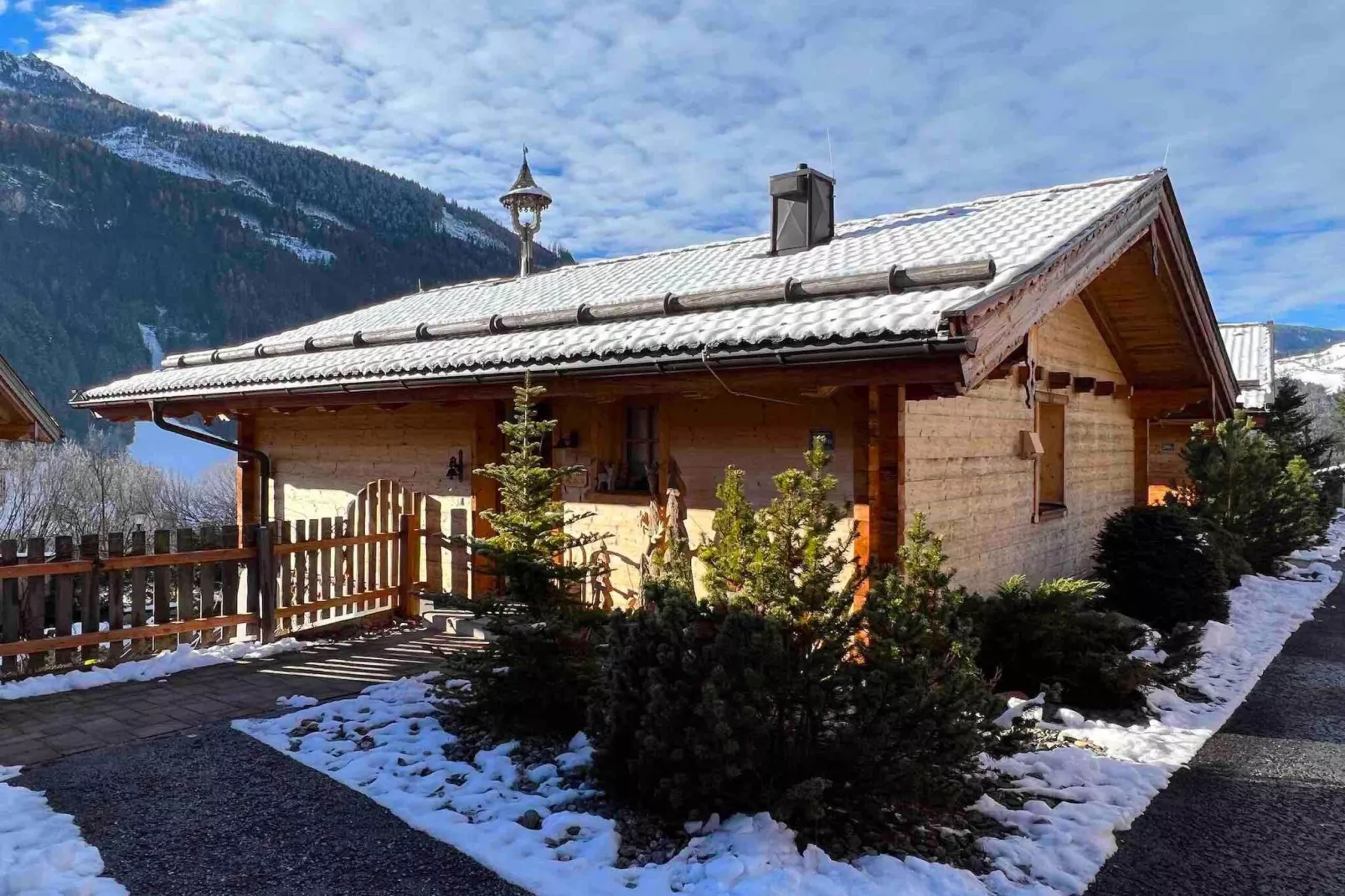 AlpenPura - Chalet Steinbock-Exterior winter