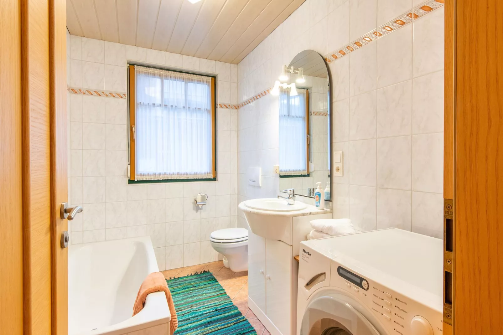 Ferienhaus Postfeldstraße-Badezimmer