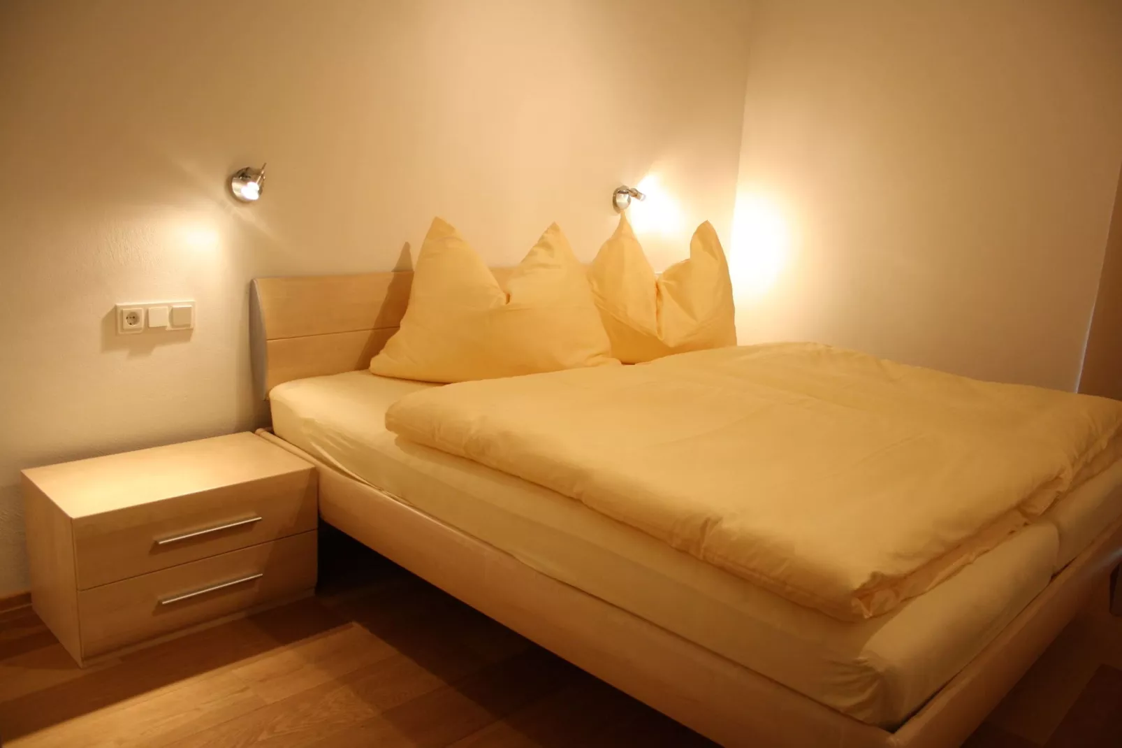 Apartment Residenz Drei Berge-Bedroom