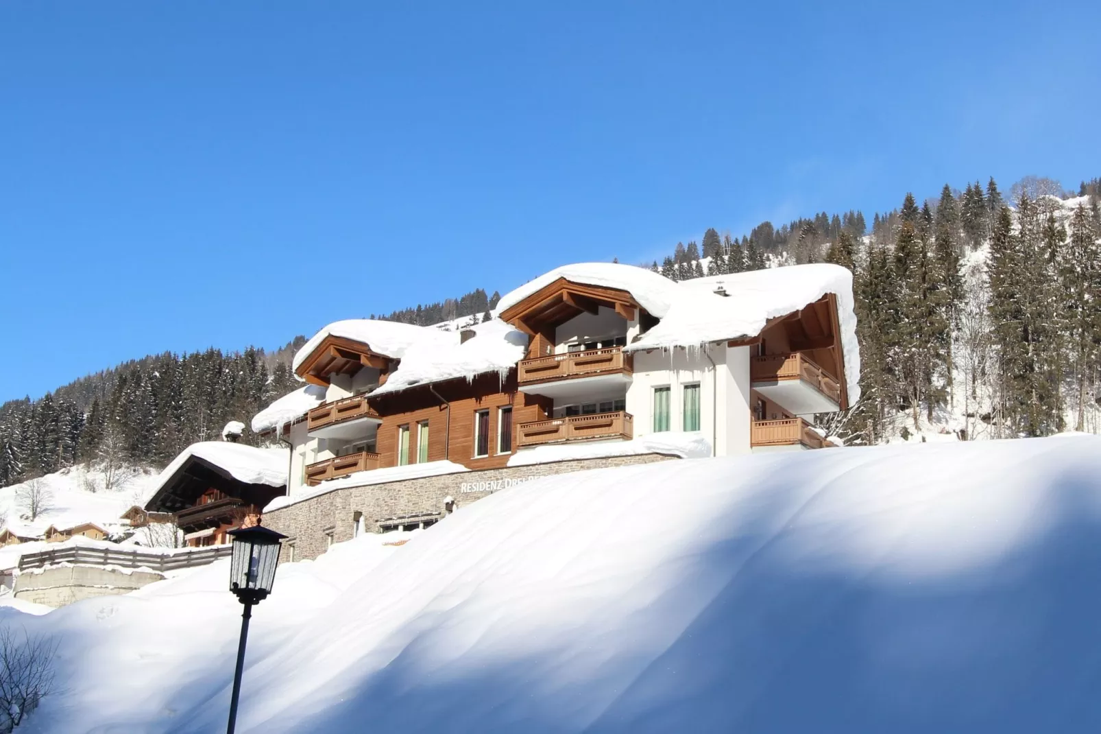 Apartment Residenz Drei Berge-Exterior winter