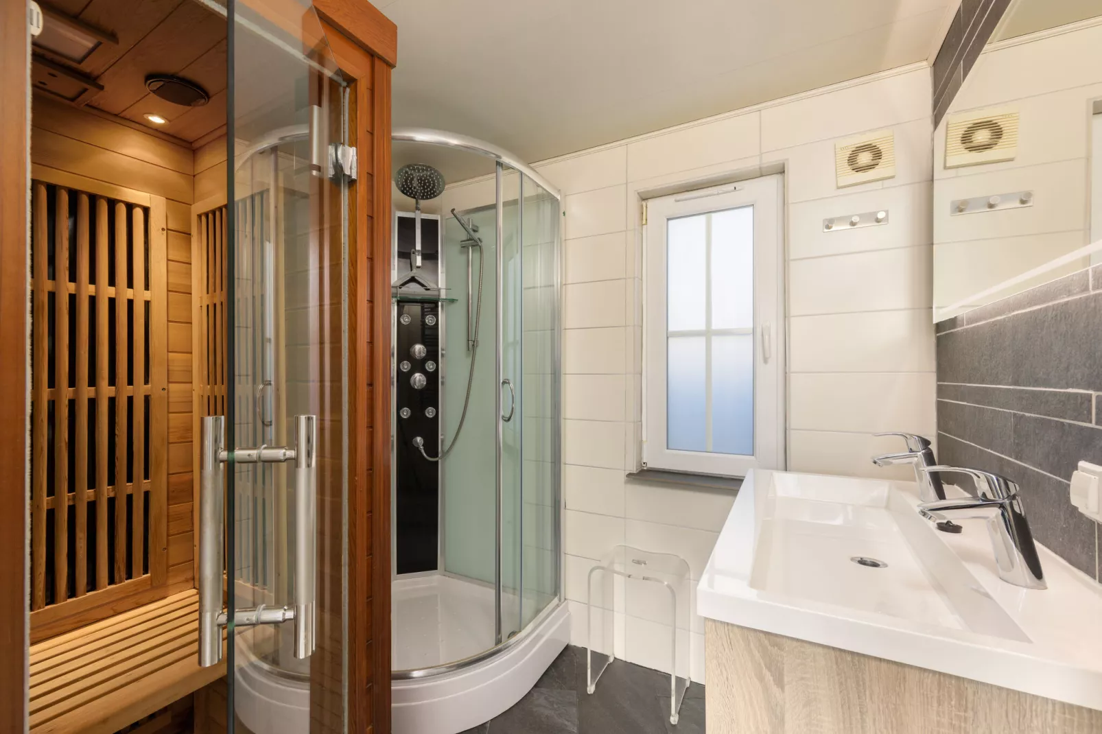Recreatiepark Tolplas 7-Bathroom