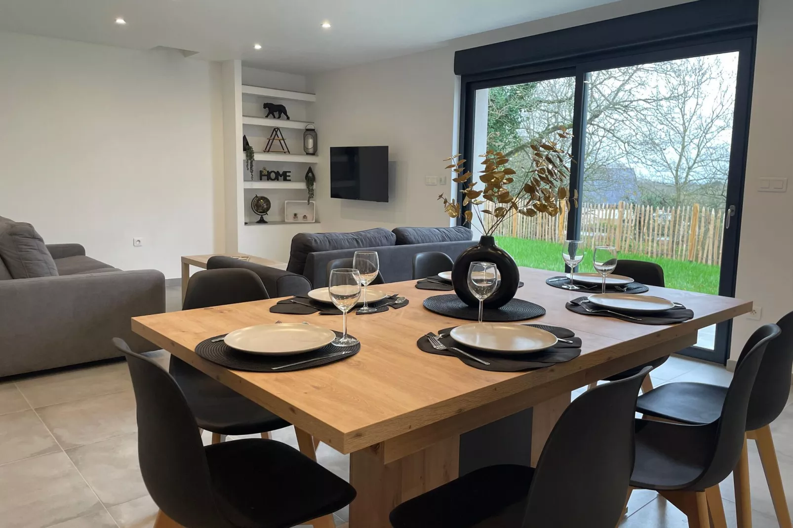 Maison de vacances Ploumilliau-Dining room