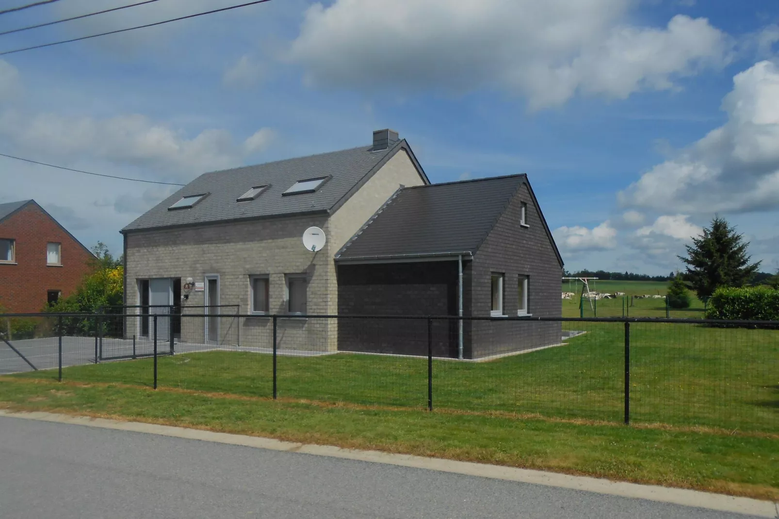 Bertogne-Exterior summer