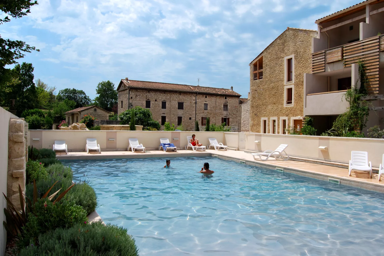 La Closerie 1-Pool
