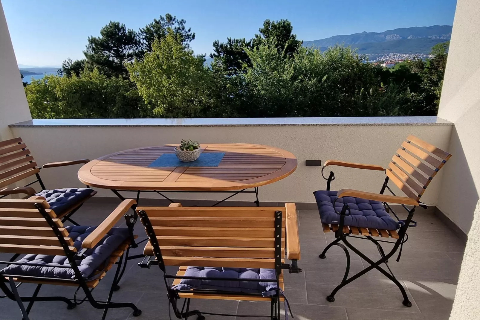 Apartment Karmen Šilo-Terrace balcony
