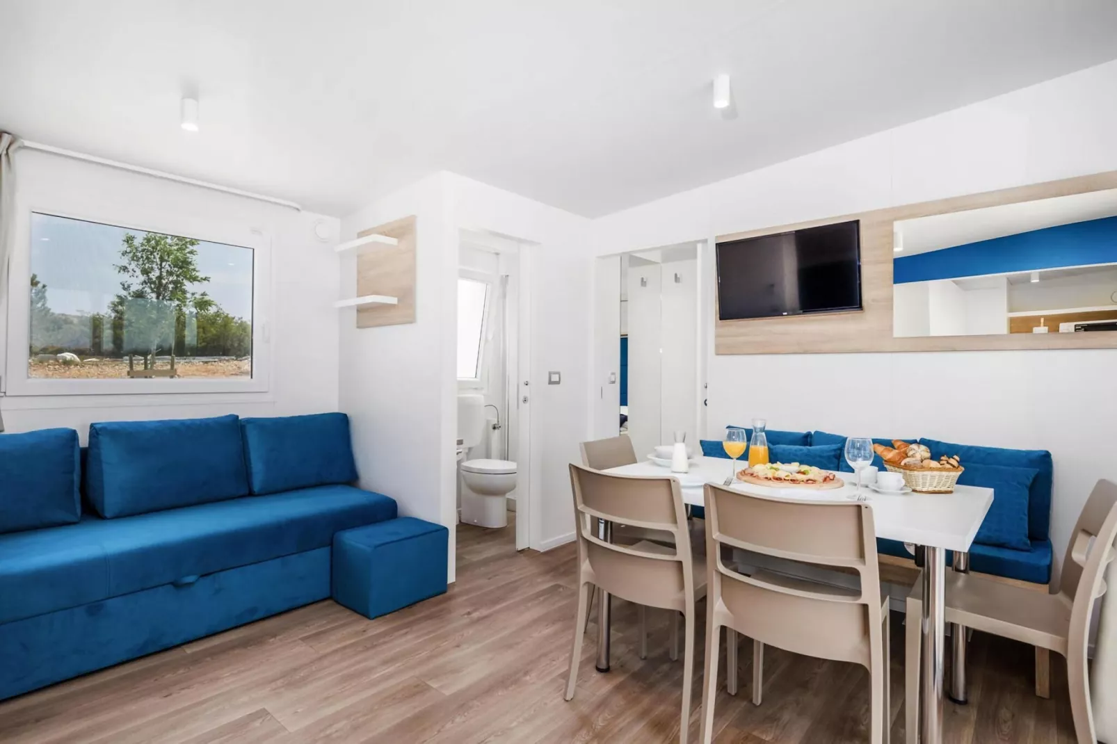 Mobile Homes Omisalj-Mobilhome DELUX 1 Strandreihe - Meerblick-Wohnzimmer