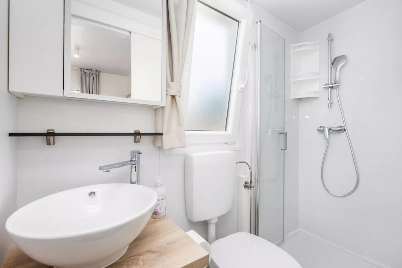 Mobile Homes Omisalj-Mobilhome DELUX 1 Strandreihe - Meerblick-Badezimmer