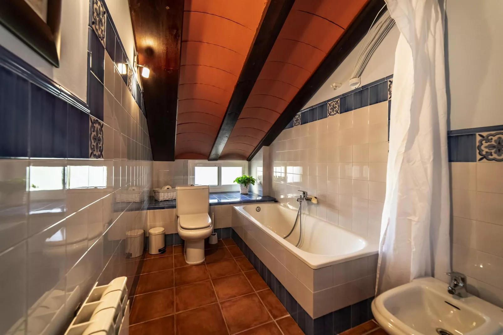FH in las-Jaras - CT 140 CO 9 PAX-Bathroom