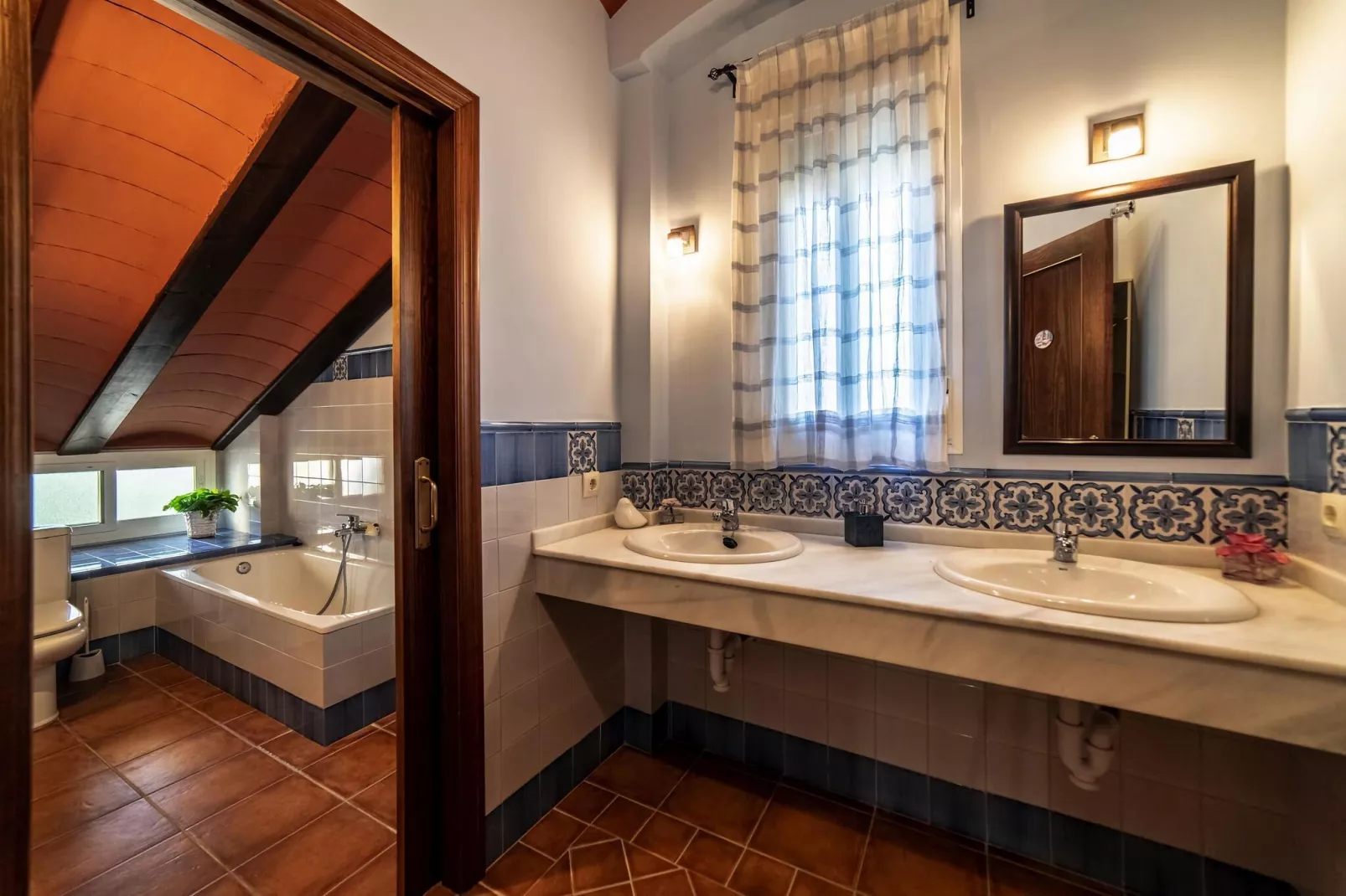 FH in las-Jaras - CT 140 CO 9 PAX-Bathroom