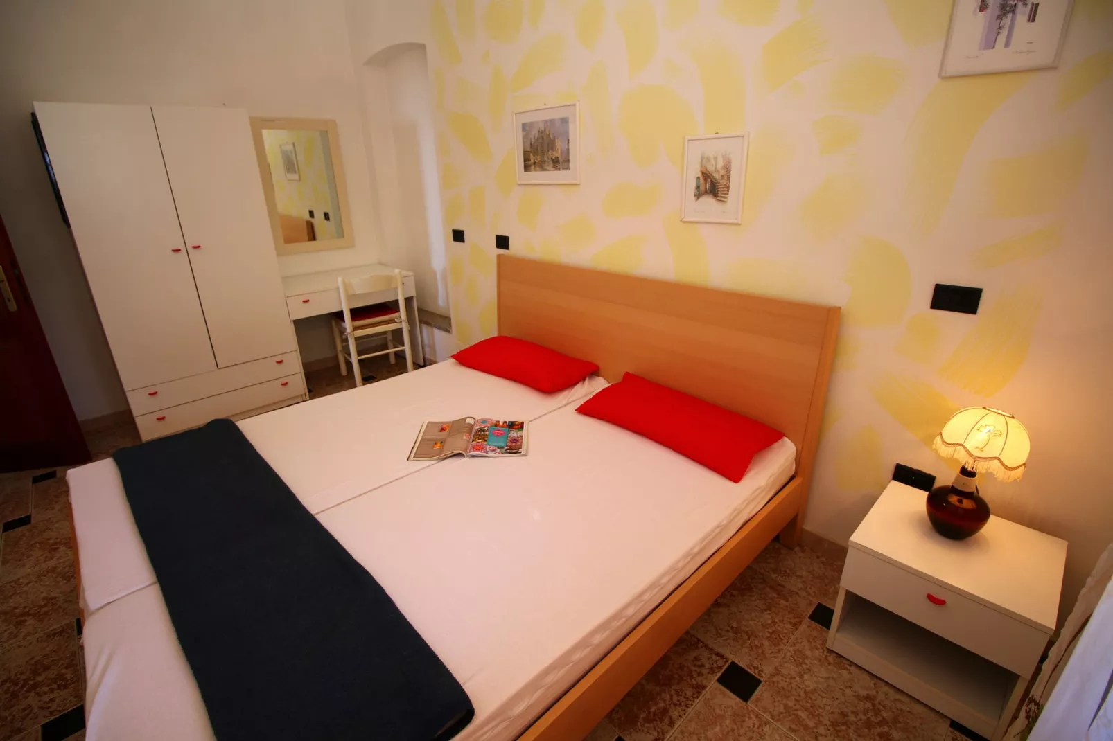 Olivia-Bedroom