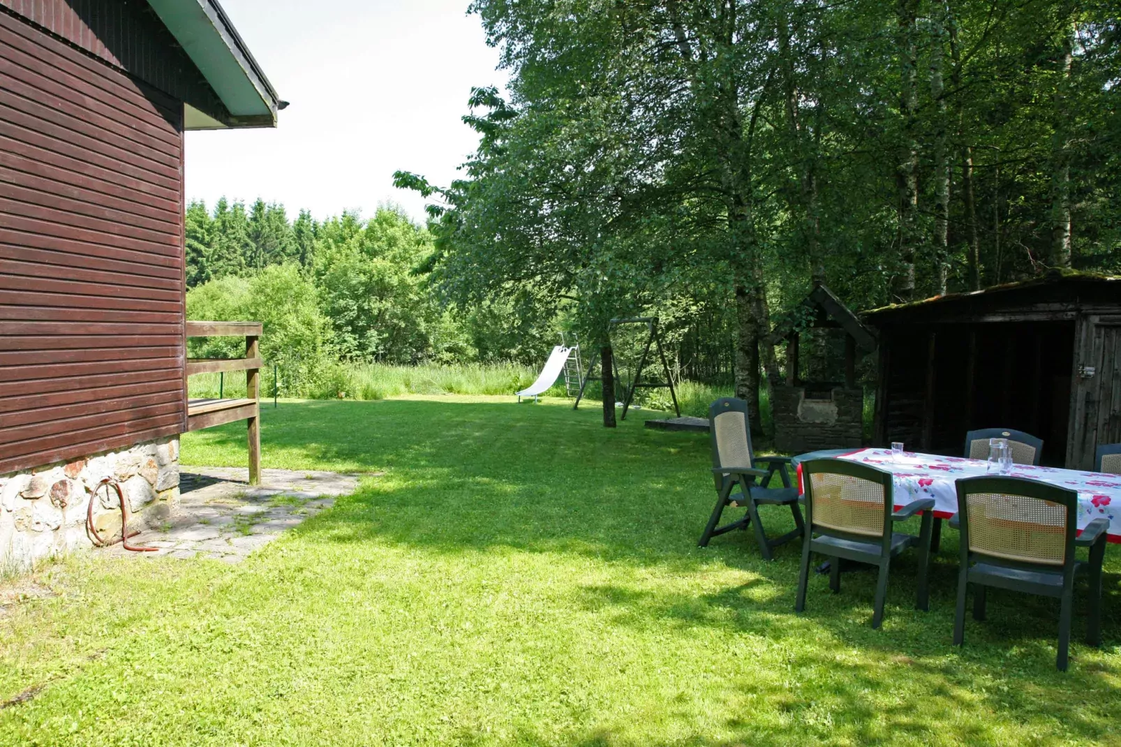 La Maison du Chasseur-Gardens summer