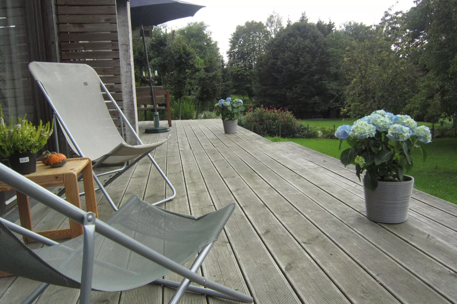 Cligneval-Terrace balcony