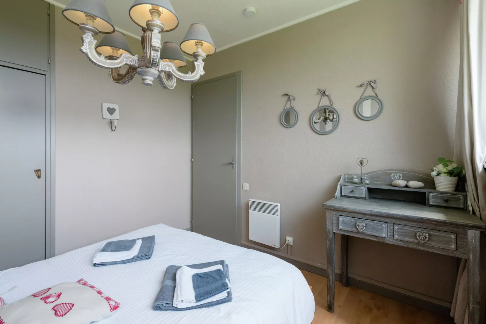 La Cascade-Bedroom