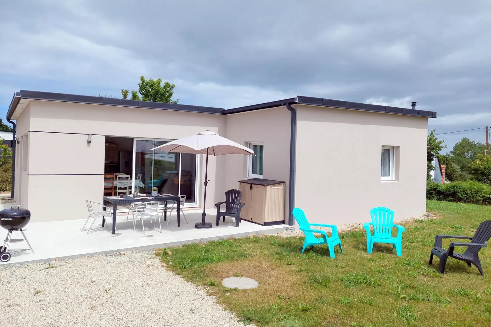 Ebenerdiges Ferienhaus Cleder-Exterior summer