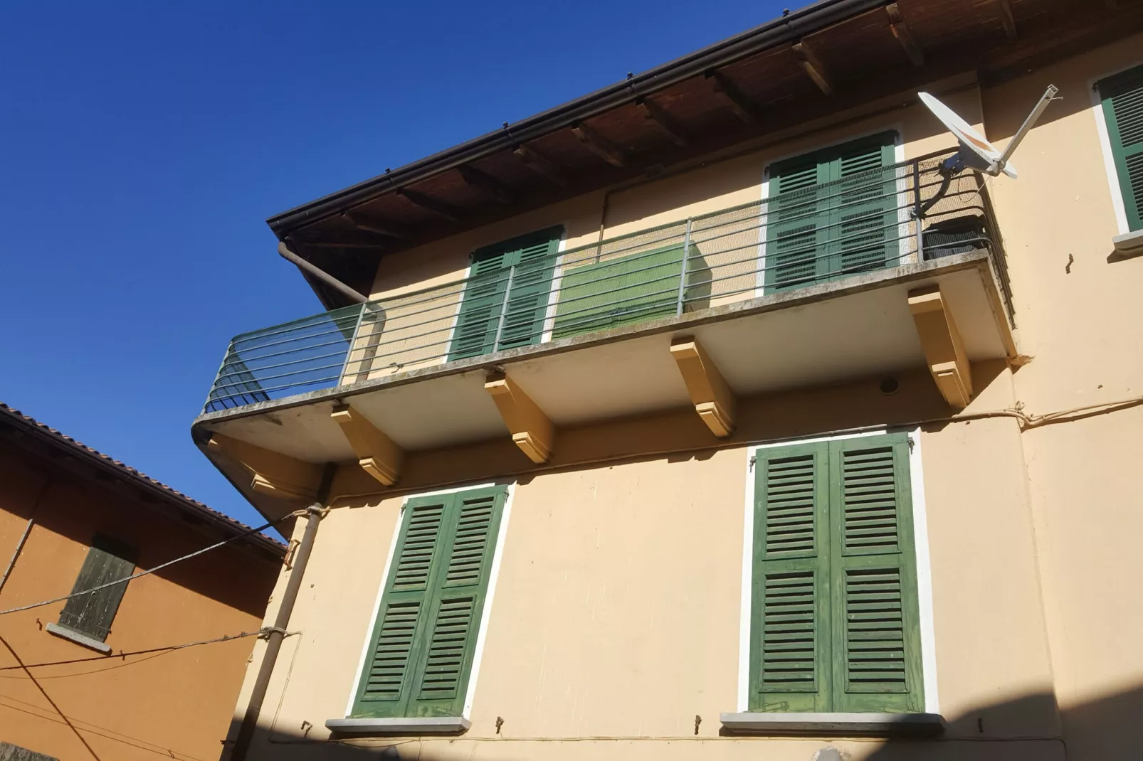 Alex Home 1-Exterior summer