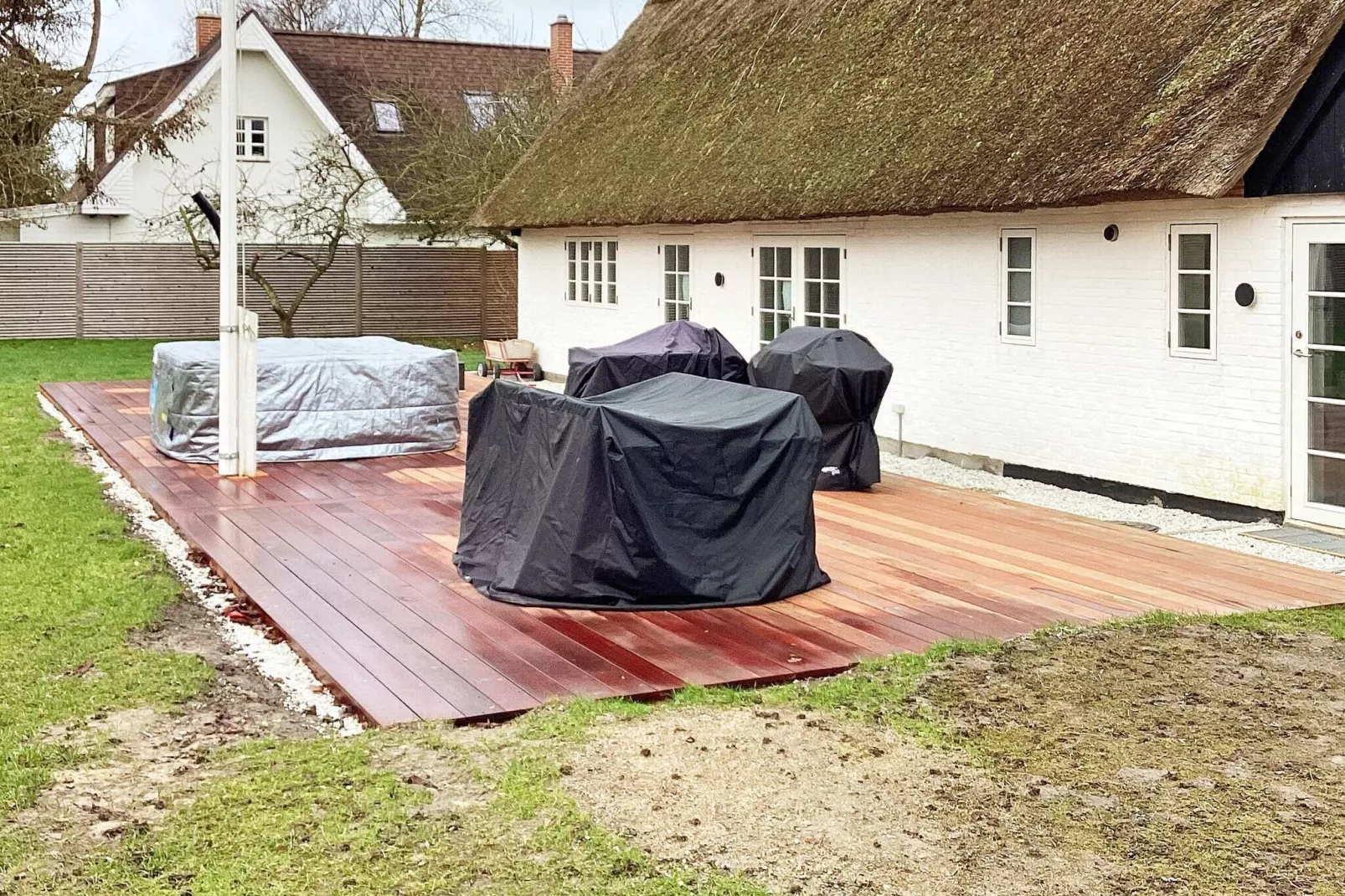 Idyllic Thatched Cottage Retreat-By Traum-Outdoor