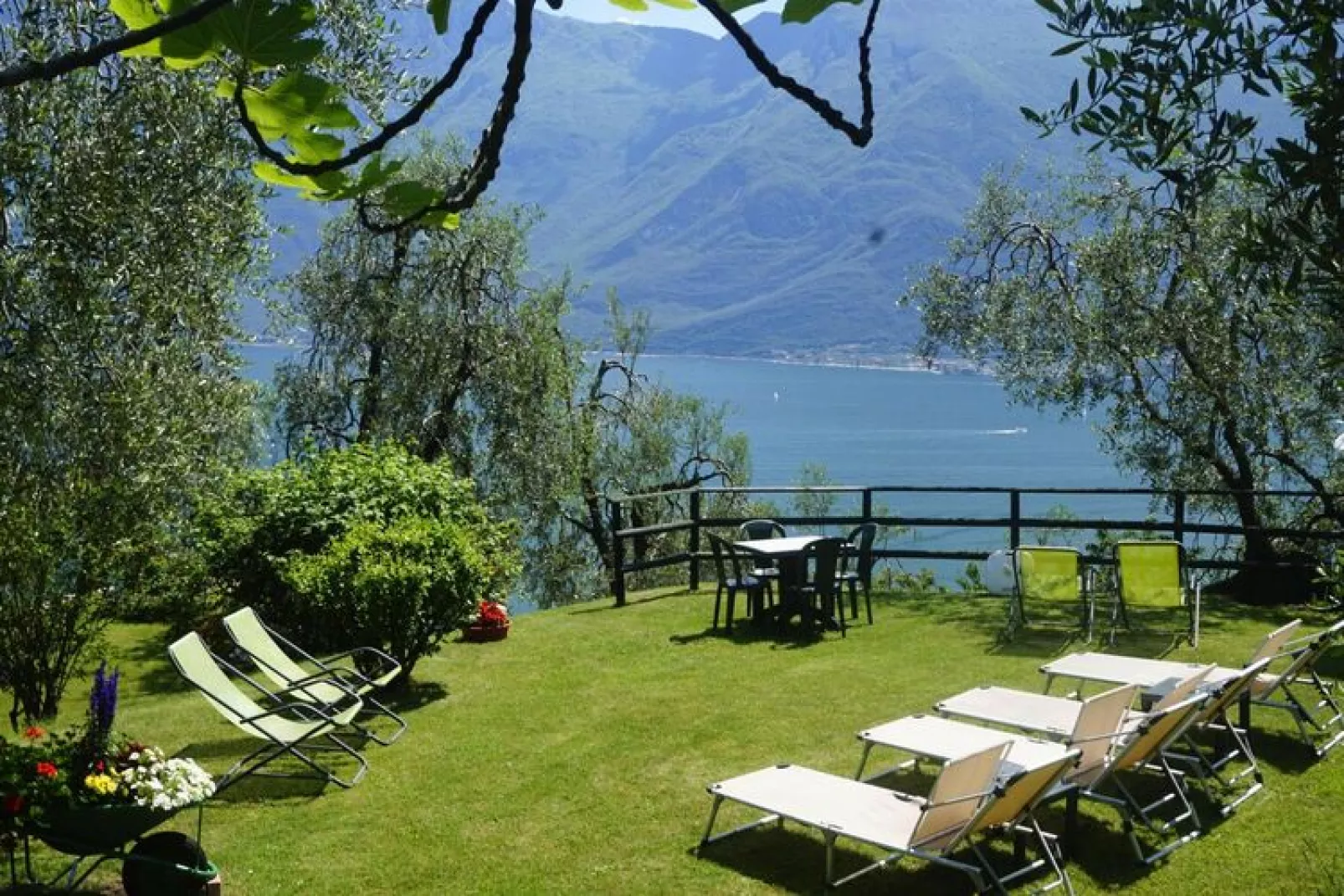 Apartments Casa Tamas, Limone-bilo 4 pax-Gardens summer