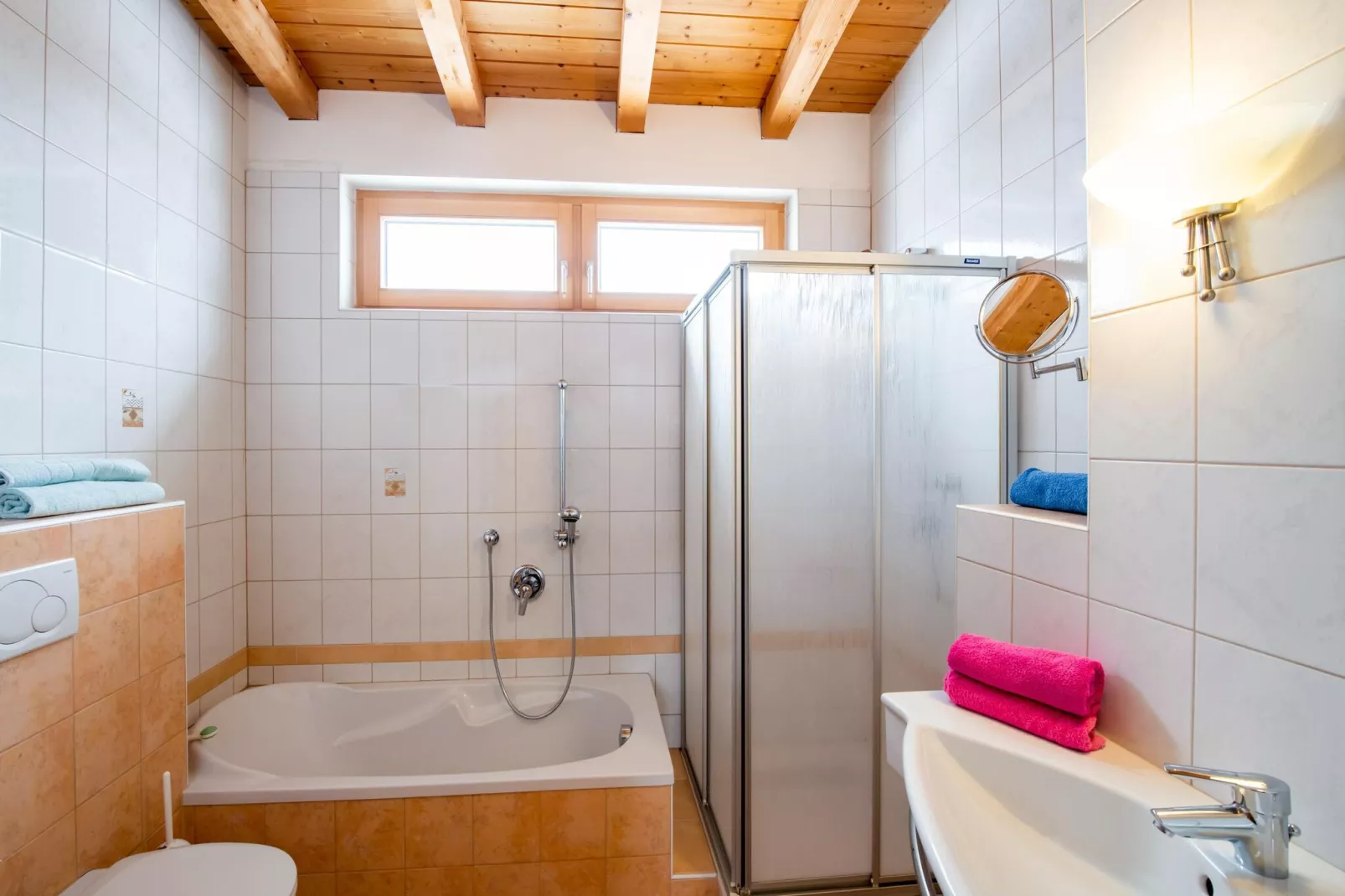Penthouse Apartment Wagrain-Bathroom