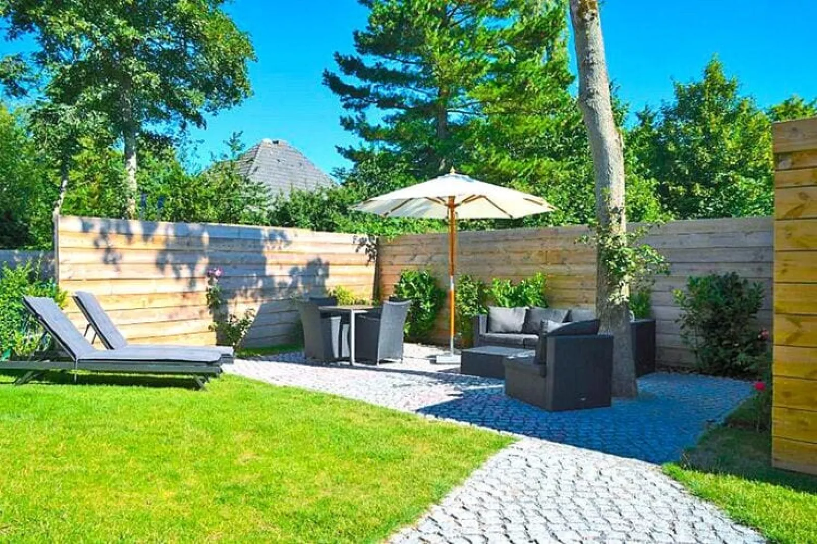Ferienwohnung in Wyk auf Föhr - Sturmmöwe 2 Pers-Gardens summer