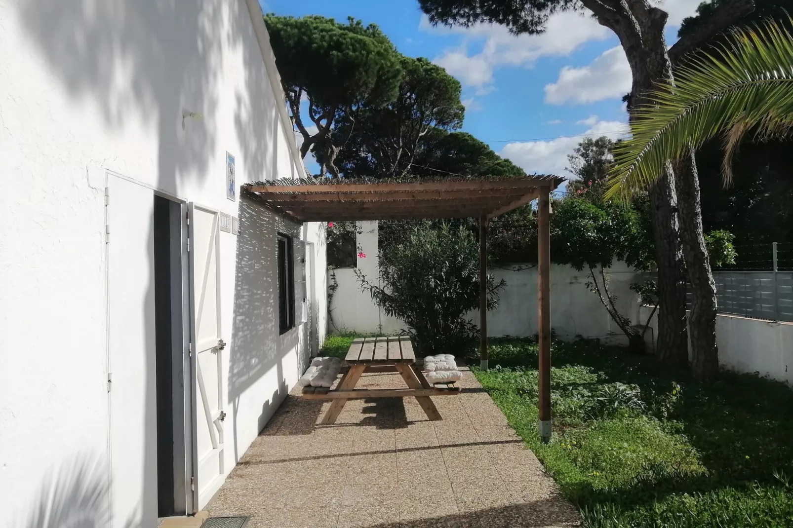 Villa Lili-Gardens summer